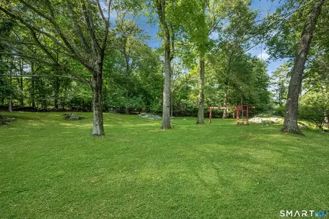 Exterior - 9 Old Forge Rd, Greenwich, CT 06830 photo 4 of 7