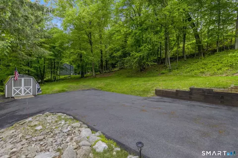 Exterior - 41 Elbow Hill Rd, Brookfield, CT 06804 photo 8 of 8