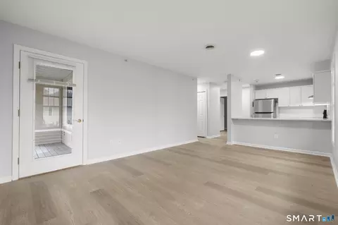 Living - 468 Main St #319, Niantic, CT 06357 photo 4 of 4