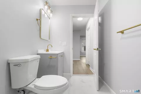 Bath - 468 Main St #319, Niantic, CT 06357 photo 1 of 5