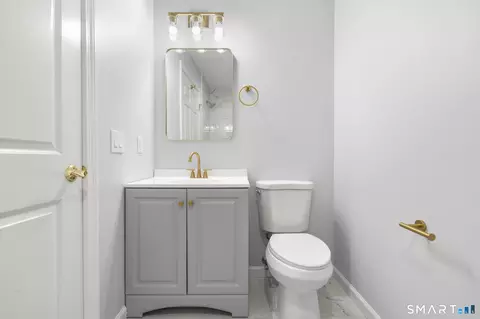 Bath - 468 Main St #319, Niantic, CT 06357 photo 5 of 5