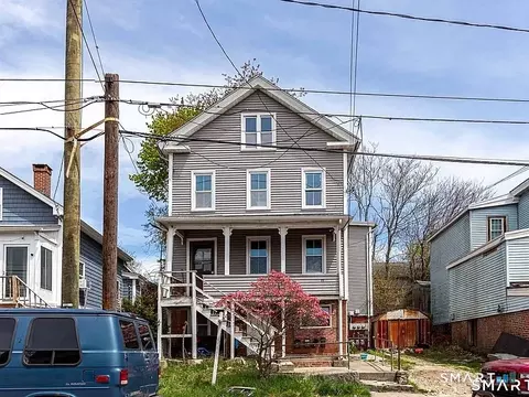 71 Blackhall St, New London, CT 06320
