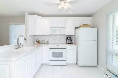 Kitchen - 113 Centerbrook Rd, Hamden, CT 06518 photo 5 of 5