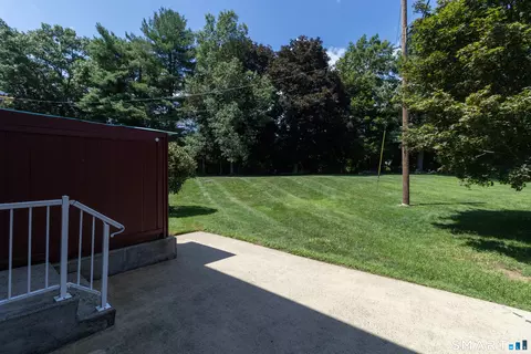 Exterior - 113 Centerbrook Rd, Hamden, CT 06518 photo 9 of 10