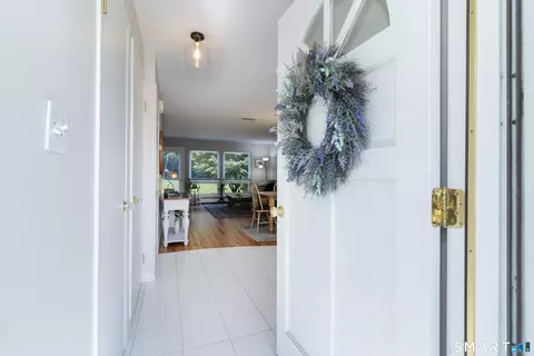 Entry Way - 113 Centerbrook Rd, Hamden, CT 06518 photo 3 of 4