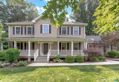 107 Harvest Ln, Milford, CT 06461