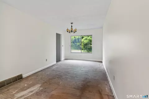 Living - 34 Ebert Dr #60, Bristol, CT 06010 photo 3 of 5
