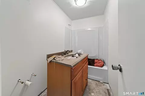 Bath - 34 Ebert Dr #60, Bristol, CT 06010 photo 2 of 2