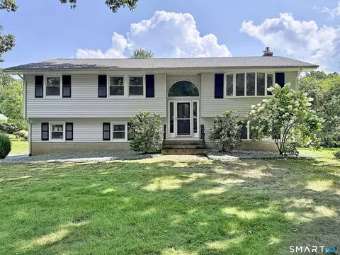 146 Cambridge Dr, Glastonbury, CT 06033