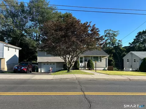 264 Pearl Lake Rd, Waterbury, CT 06706