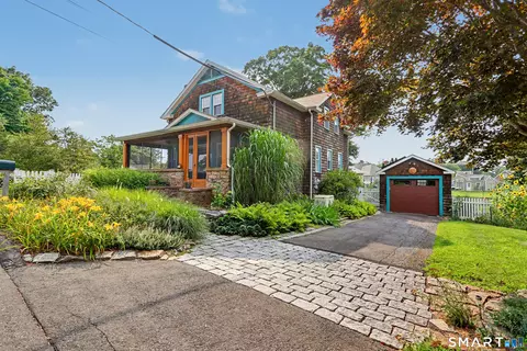 44 Taylor Pl, Branford, CT 06405