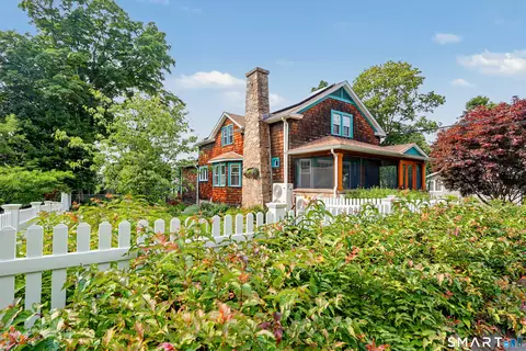44 Taylor Pl, Branford, CT 06405