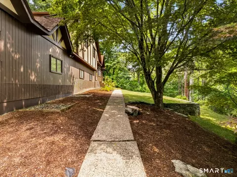 Exterior - 861 Shewville Rd, Ledyard, CT 06339 photo 4 of 10