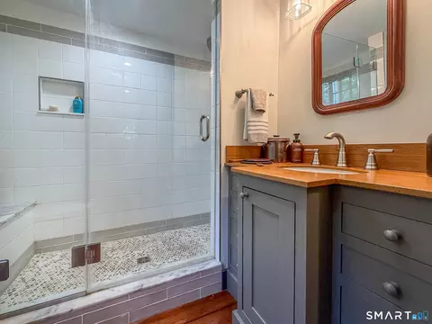 Bath - 38 Old Turnpike Rd, Bantam, CT 06750 photo 1 of 2