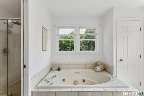 Bath - 64 Georges Ln, Monroe, CT 06468 photo 2 of 4