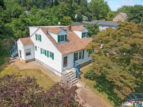 View/Area - 11 Hunt St, Norwich, CT 06360 photo 3 of 4