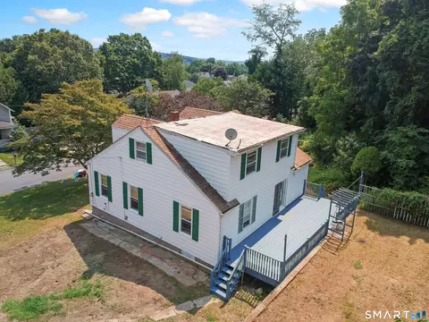 View/Area - 11 Hunt St, Norwich, CT 06360 photo 2 of 4