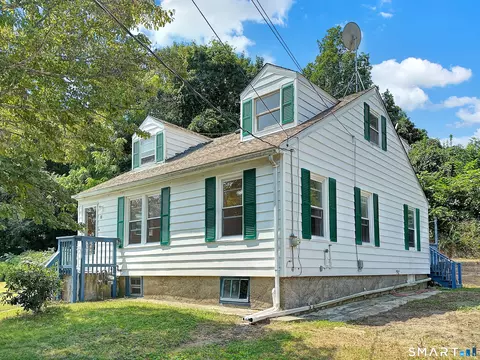 Exterior - 11 Hunt St, Norwich, CT 06360 photo 2 of 6