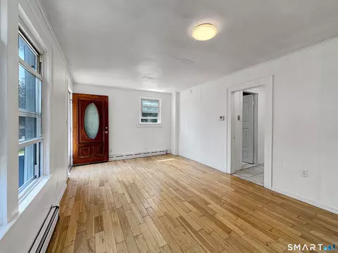 Living - 11 Hunt St, Norwich, CT 06360 photo 2 of 7