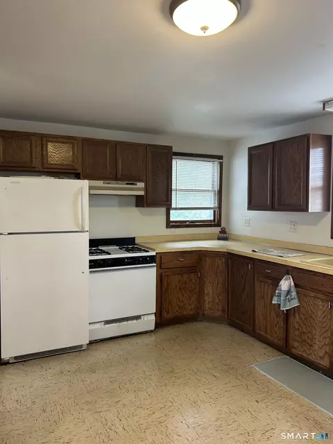 Kitchen - 52 Putnam Ave, Hamden, CT 06517 photo 3 of 4