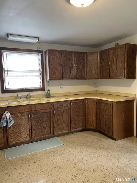 Kitchen - 52 Putnam Ave, Hamden, CT 06517 photo 4 of 4