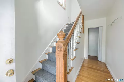 Entry Way - 52 Putnam Ave, Hamden, CT 06517 photo 1 of 3