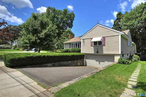 240 Quenby Pl, Stratford, CT 06614