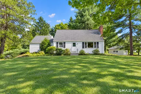 19 Crestwood Cir, Farmington, CT 06032