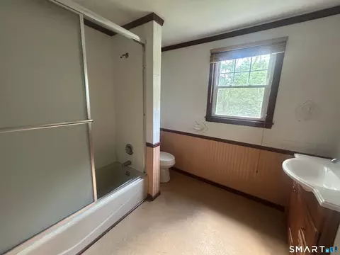 Bath - 88 Northside Dr, Torrington, CT 06790 photo 2 of 3