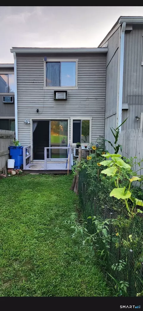 46 Sterling Vlg #46, Meriden, CT 06450