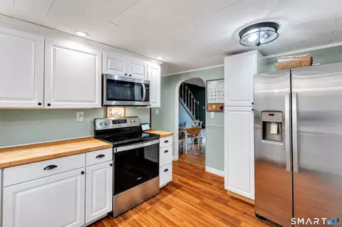 Kitchen - 24 Bailey Ave, Wallingford, CT 06492 photo 4 of 5