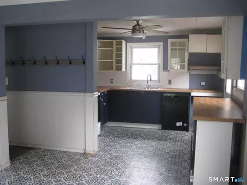 Kitchen - 46 Meech Rd, Middletown, CT 06457 photo 1 of 2