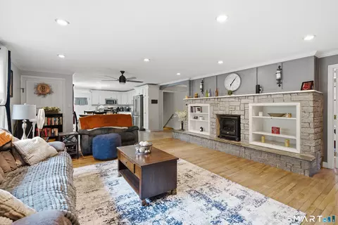 Living - 25 Provost Ln, Killingly, CT 06241 photo 2 of 4