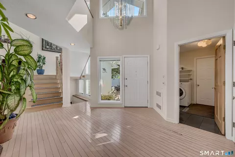 Entry Way - 154 Suncrest Ct, Torrington, CT 06790 photo 1 of 3