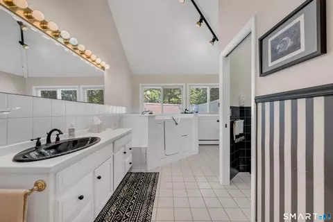 Bath - 154 Suncrest Ct, Torrington, CT 06790 photo 1 of 2