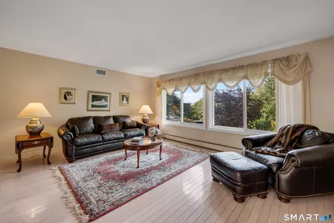 Living - 154 Suncrest Ct, Torrington, CT 06790 photo 1 of 5