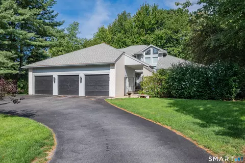 Exterior - 154 Suncrest Ct, Torrington, CT 06790 photo 2 of 7