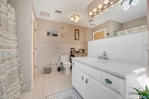 Bath - 154 Suncrest Ct, Torrington, CT 06790 photo 2 of 2