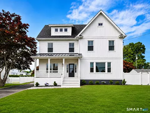 694 Jennings Rd, Fairfield, CT 06824