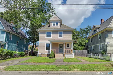 31 Smith St, West Haven, CT 06516