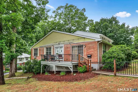 123 Queens Rd #123, Torrington, CT 06790