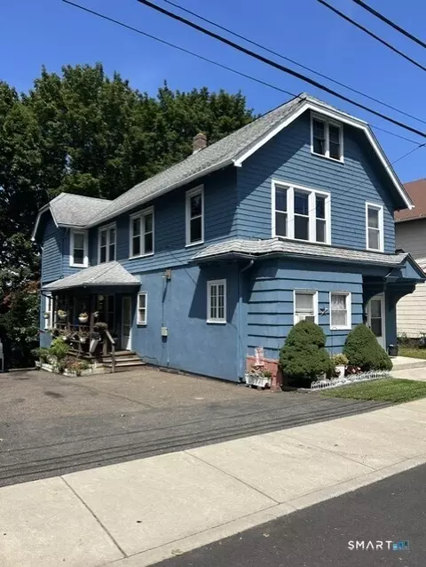 17 Akron St, Meriden, CT 06450