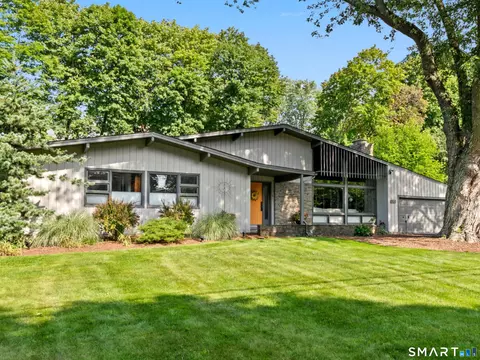 36 Bainton Rd, West Hartford, CT 06117
