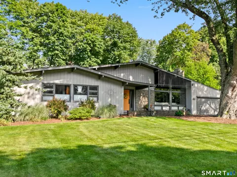 36 Bainton Rd, West Hartford, CT 06117