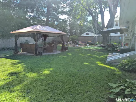 Exterior - 38 Pine St, Norwich, CT 06360 photo 5 of 10