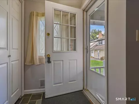 Entry Way - 2900 Dover Ct, Windsor, CT 06095 photo 1 of 2