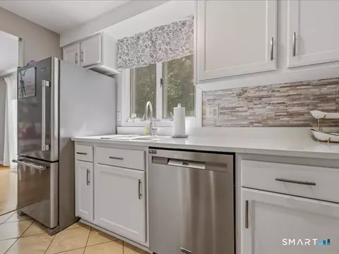 Kitchen - 2900 Dover Ct, Windsor, CT 06095 photo 1 of 2