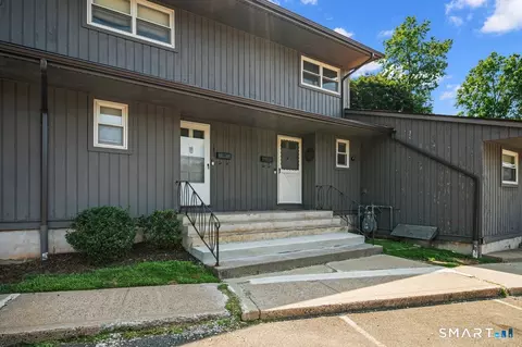 183 Williamstown Ct #183, Newington, CT 06111