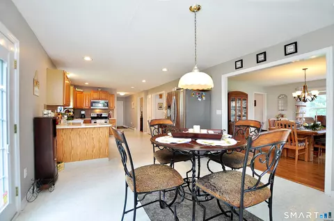 Dining - 98 East St, Bethlehem, CT 06751 photo 1 of 3