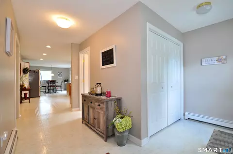 Entry Way - 98 East St, Bethlehem, CT 06751 photo 5 of 6